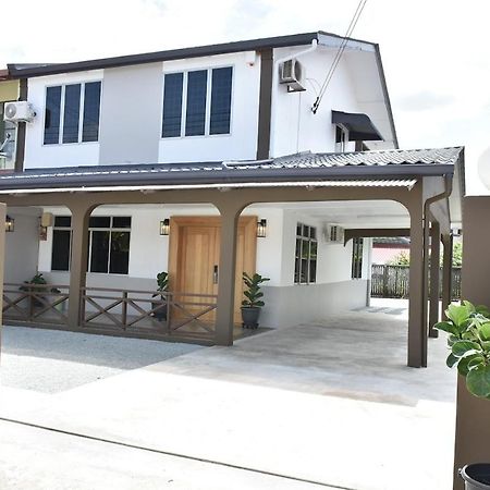Rain Tree Homestay Bintulu Eksteriør bilde